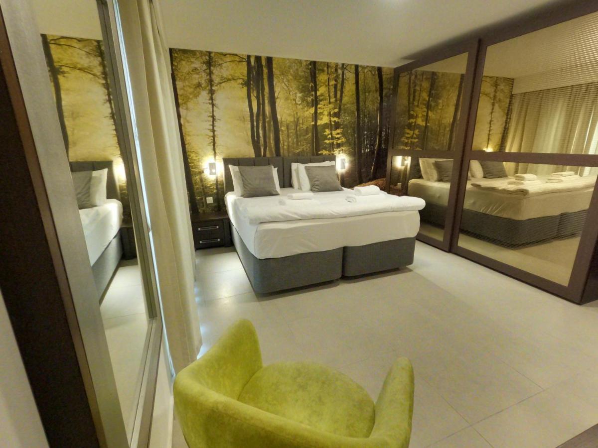 Korzo Suites St. Julian'S Esterno foto