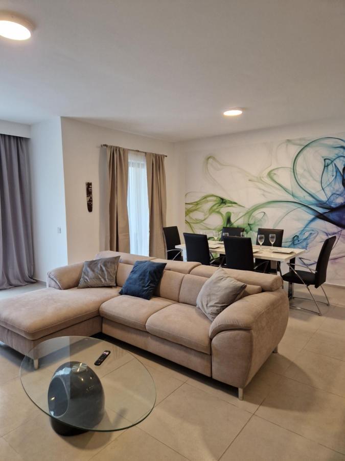 Korzo Suites St. Julian'S Esterno foto