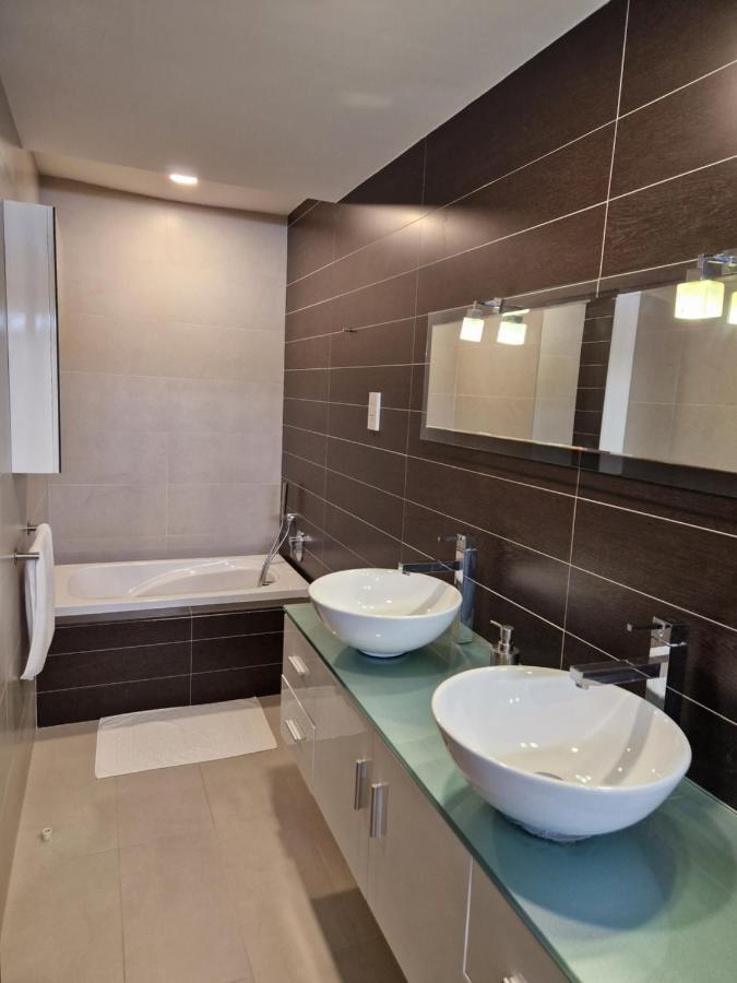 Korzo Suites St. Julian'S Esterno foto
