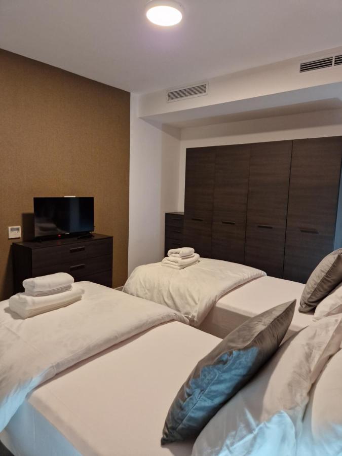 Korzo Suites St. Julian'S Esterno foto