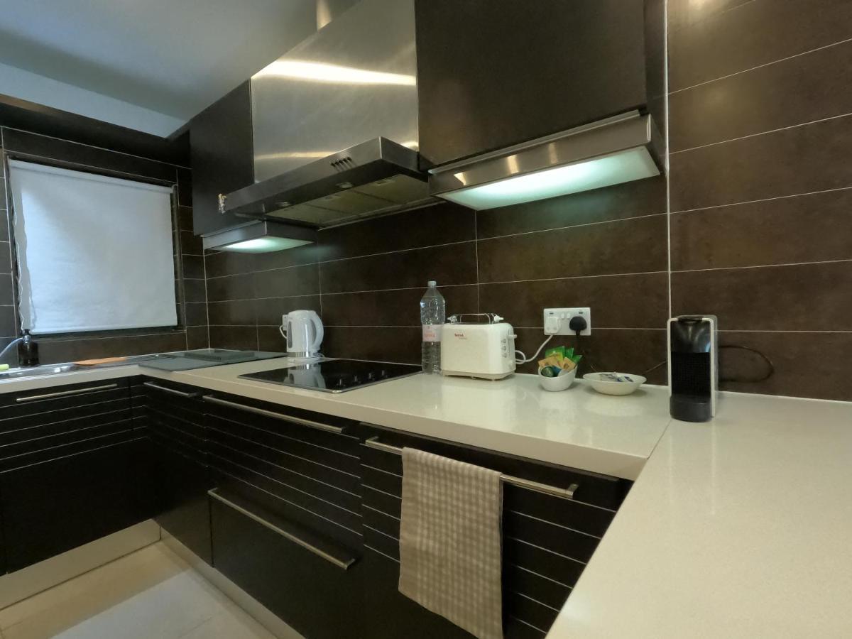 Korzo Suites St. Julian'S Esterno foto