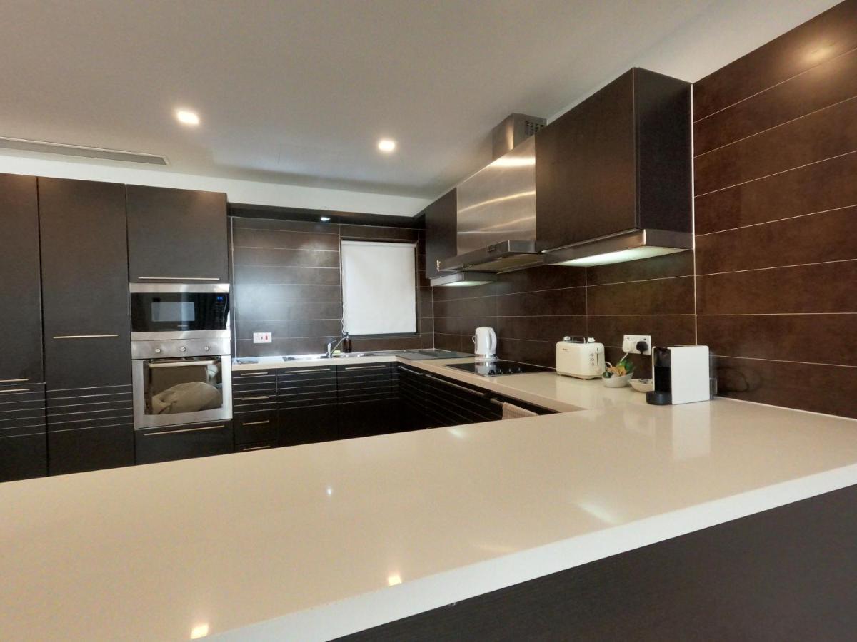 Korzo Suites St. Julian'S Esterno foto
