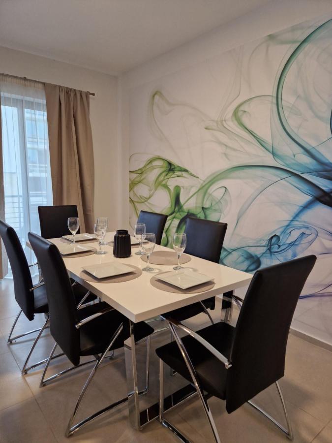 Korzo Suites St. Julian'S Esterno foto